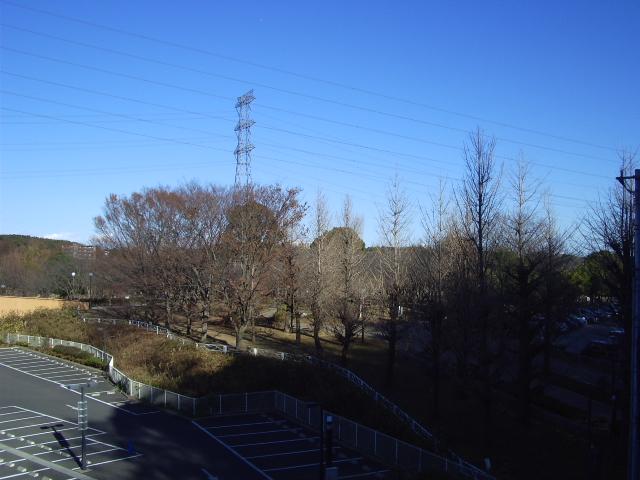 park. Barbecue, etc. to 1200m weekend like to Kashiwa Furusato Park, It is lively cormorant wide park families. Perfect for a walk! 