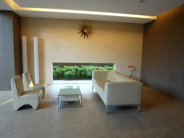 Entrance. Common areas