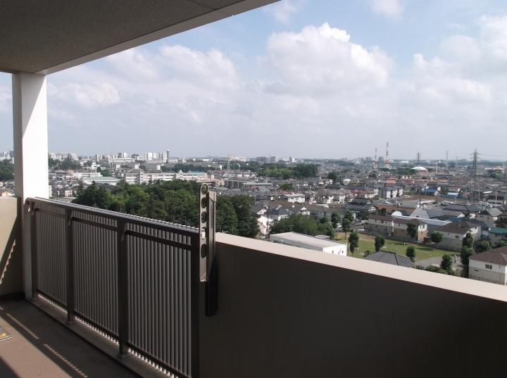 View photos from the dwelling unit. View from the site (June 2013) Shooting