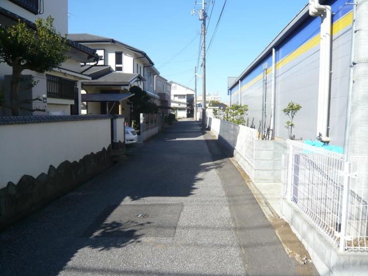 Local photos, including front road. Local (11 May 2013) Shooting