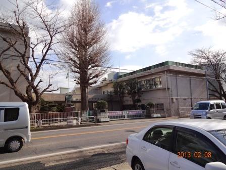 Junior high school. Kazehaya medium walk 5 minutes