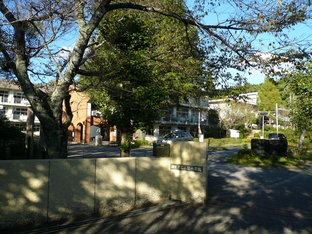 Primary school. 2900m to a small chest elementary school