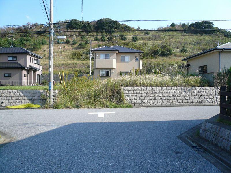 Local photos, including front road. Local Photo 5