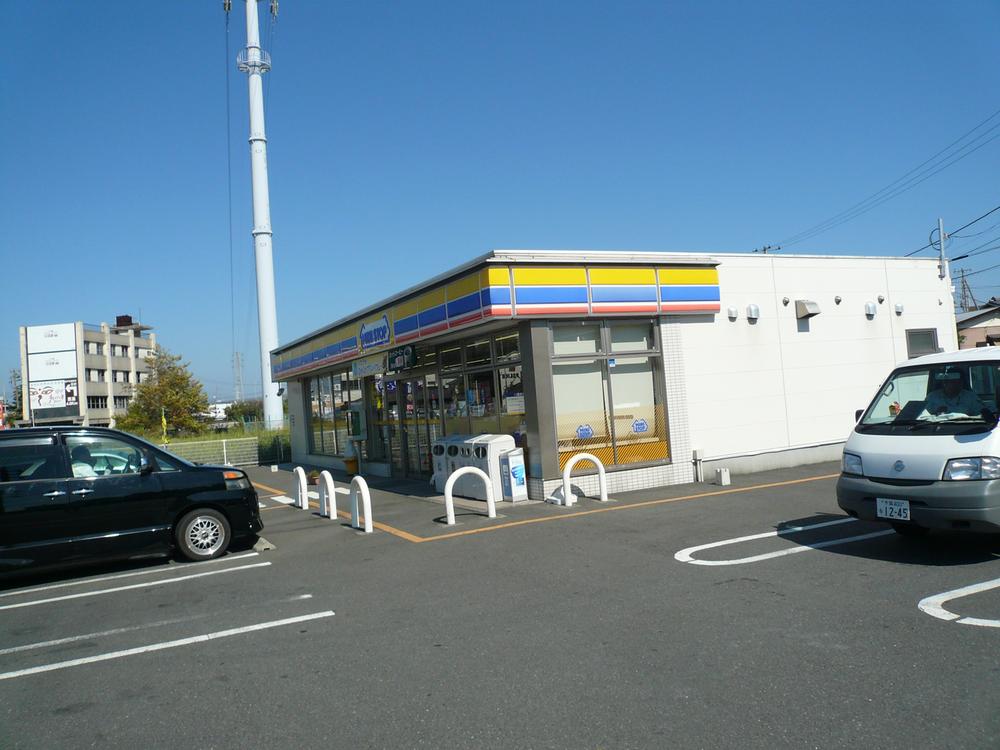 Convenience store. MINISTOP up to 40m