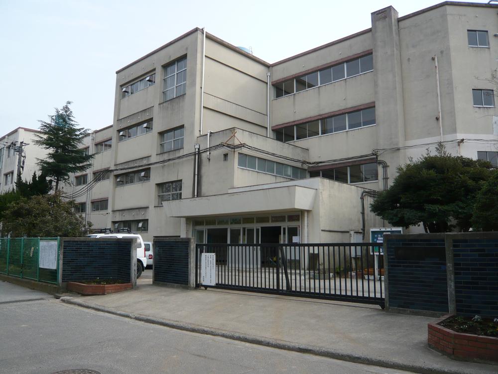 Junior high school. 1750m to Matsudo Tatsudai three junior high school