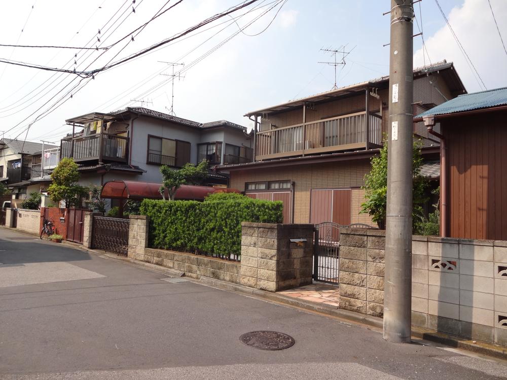 Local photos, including front road. Local (August 2013) Shooting