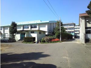 Junior high school. 450m to Matsudo Municipal fifth junior high school