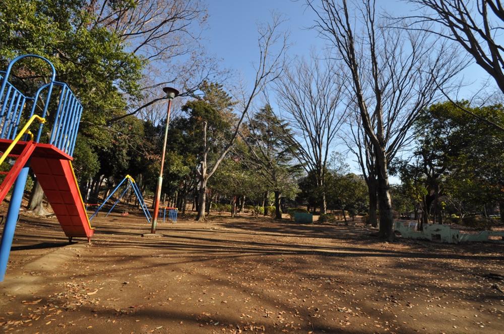 Other. In early spring, Cherry-blossom viewing is done a lot in the iris park.    [6 mins] 