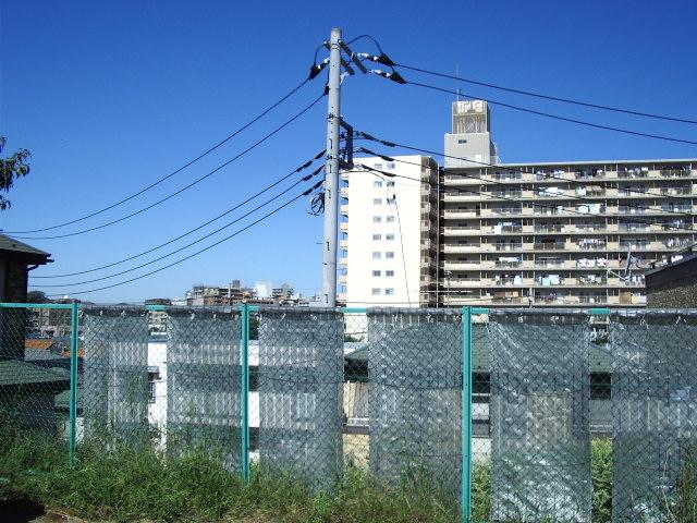Local photos, including front road. Local (September 2013) Shooting It is also good views per hill