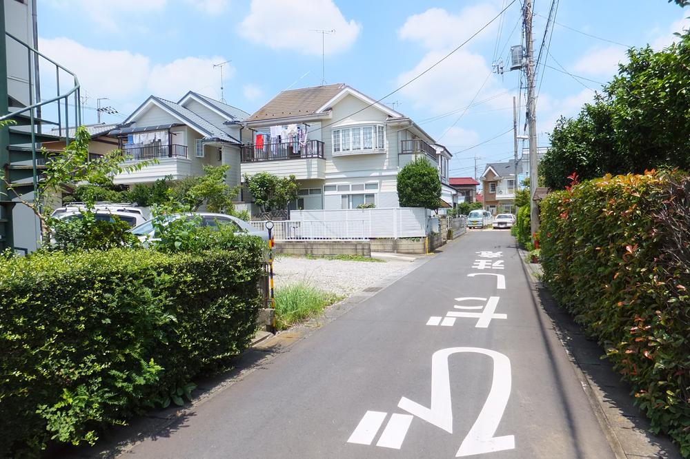 Local photos, including front road. Local (July 2013) Shooting