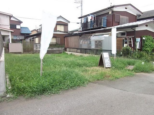 Local photos, including front road. Selling local 2013-08-26