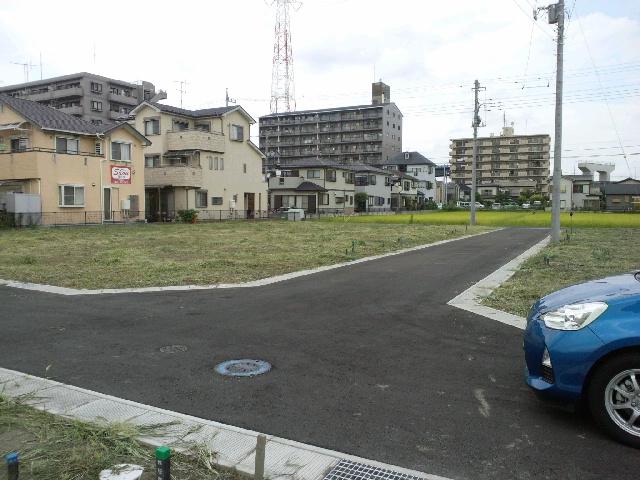 Local photos, including front road. Local (August 2013) Shooting