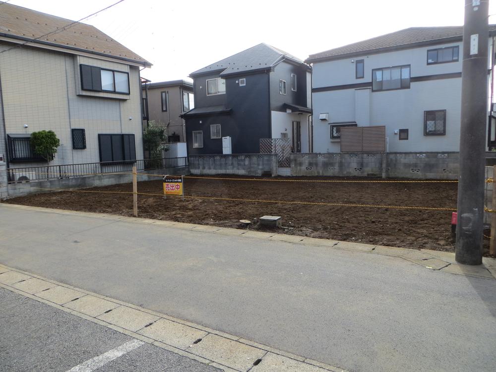 Local photos, including front road. Local (12 May 2013) Shooting You need a road replacement for the front road 3.93m! 