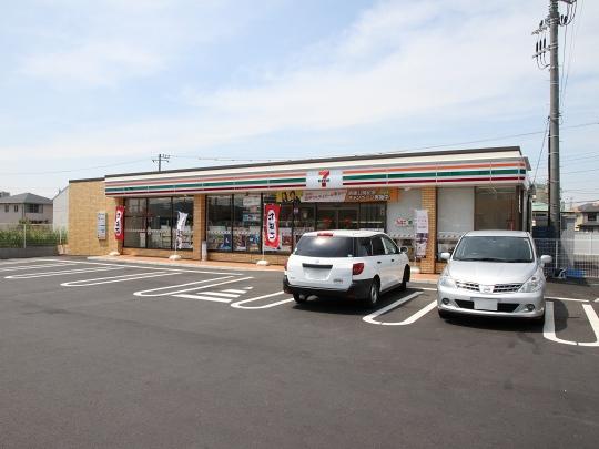 Convenience store. Seven - Eleven Matsudo fifth until junior high school before shop 120m readjustment land within the, It opened in July 2013. Convenience has been greatly improved.