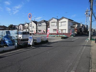 Local photos, including front road. Local (12 May 2013) Shooting