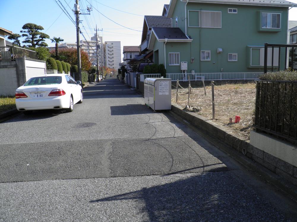 Local photos, including front road. Local (11 May 2013) Shooting