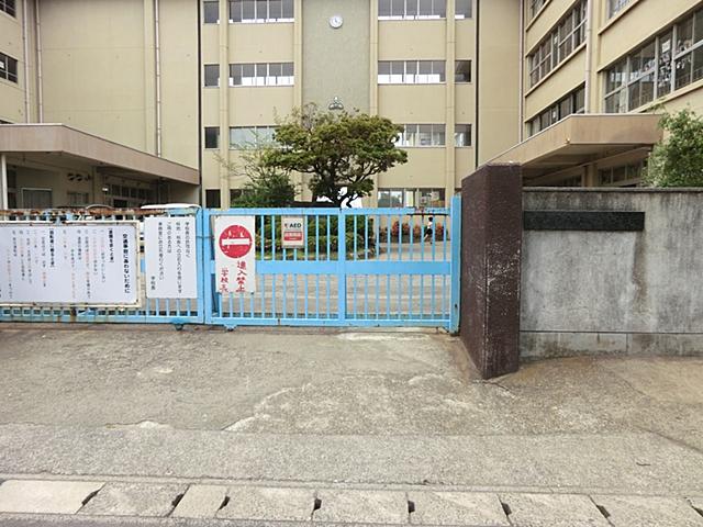 Primary school. 970m to Matsudo Municipal Kogasaki Elementary School