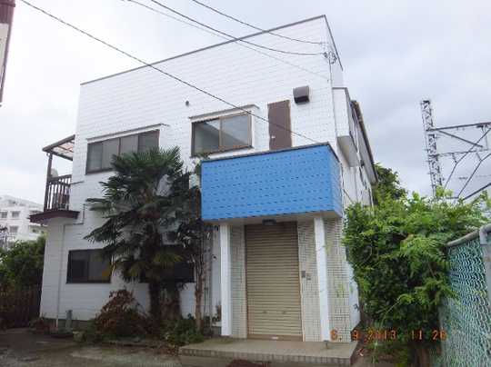 Local land photo. Building appearance