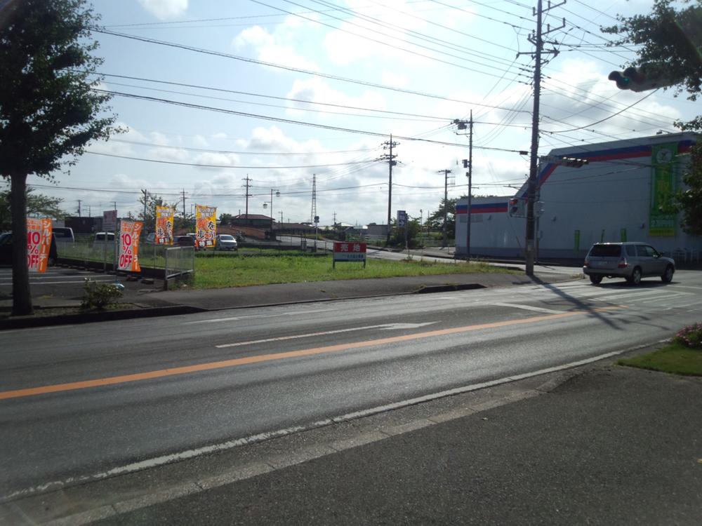 Local photos, including front road. Local (September 2013) Shooting