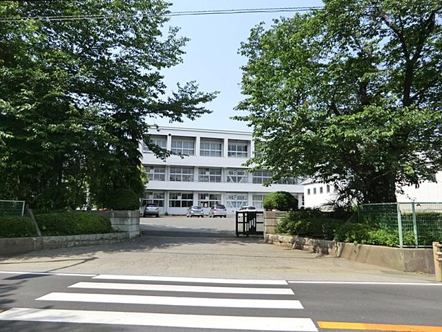 Junior high school. Nagareyama until municipal Yagi Junior High School 940m