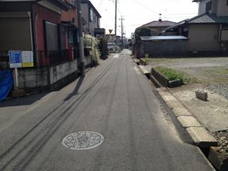 Local photos, including front road. Local (April 2012) shooting