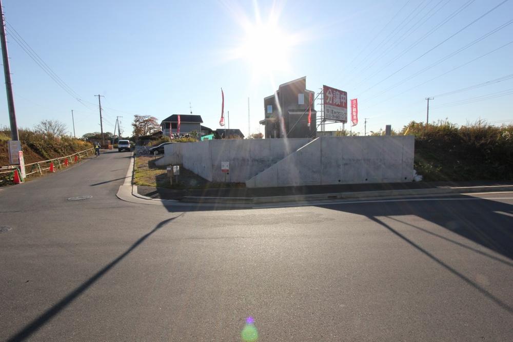 Local photos, including front road. B-4 front road Local (11 May 2013) Shooting