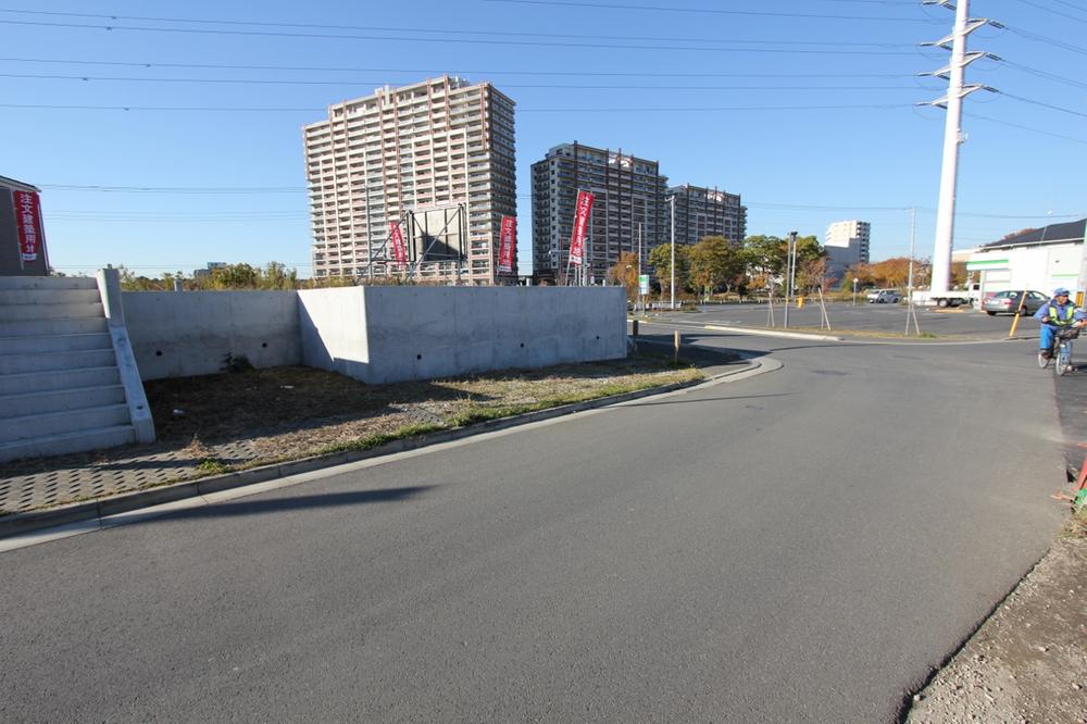 Local photos, including front road. Local (11 May 2013) Shooting