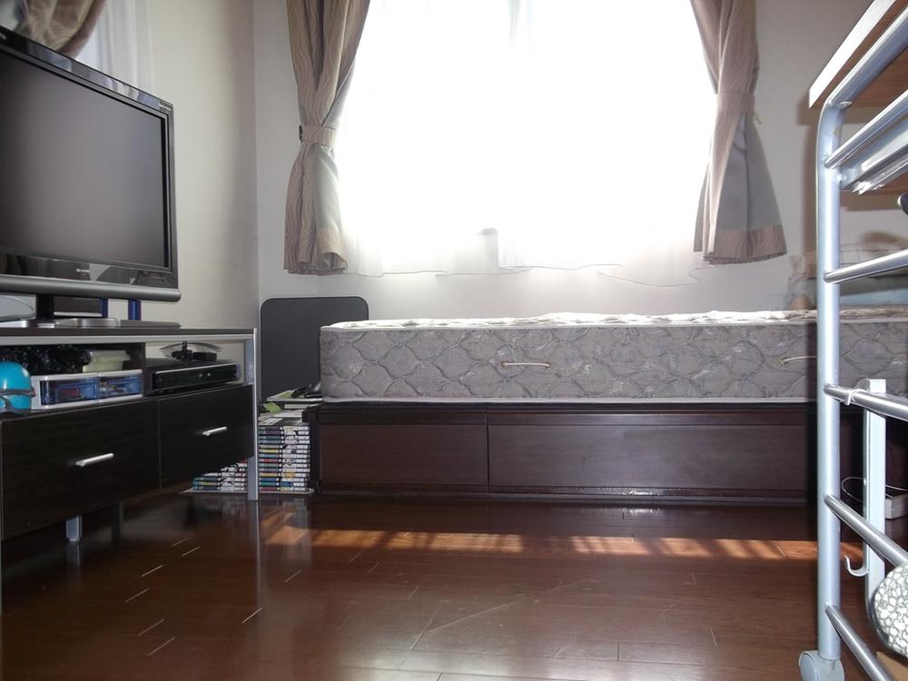 Non-living room. 2 Kaiyoshitsu