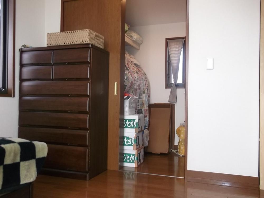 Non-living room. WIC in the main bedroom