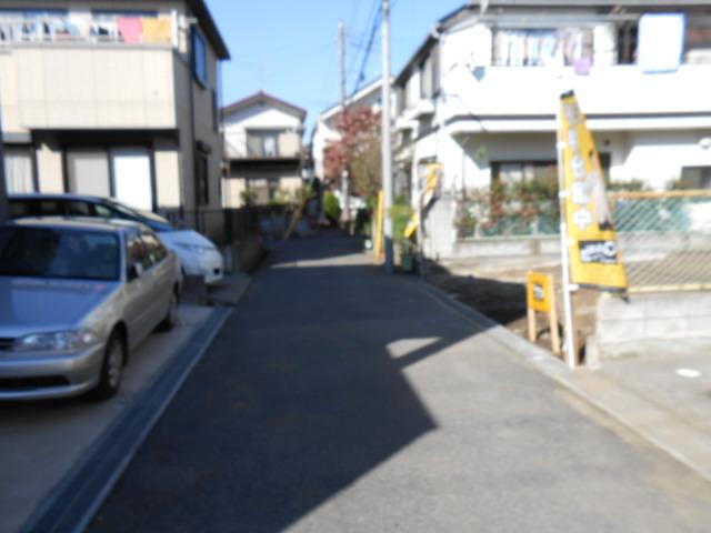 Local photos, including front road. Local (11 May 2013) Shooting