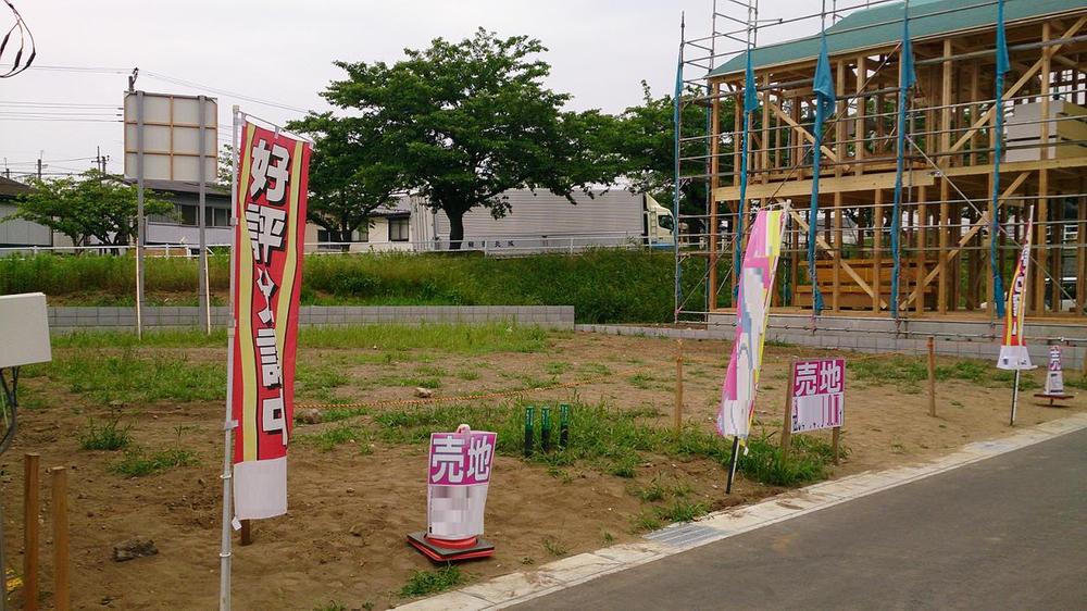 Local photos, including front road. Local (May 2013) Shooting