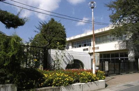 Primary school. Nagareyama 1600m to stand Shinkawa elementary school