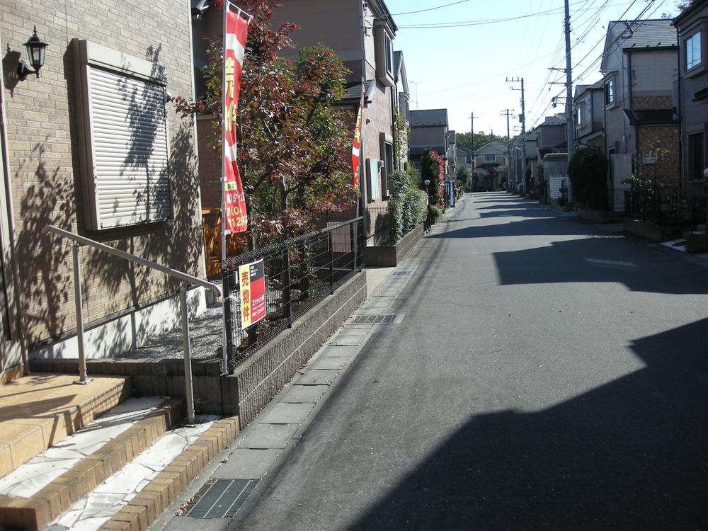 Local photos, including front road. ~ Contact road is also widely is highly convenient ~