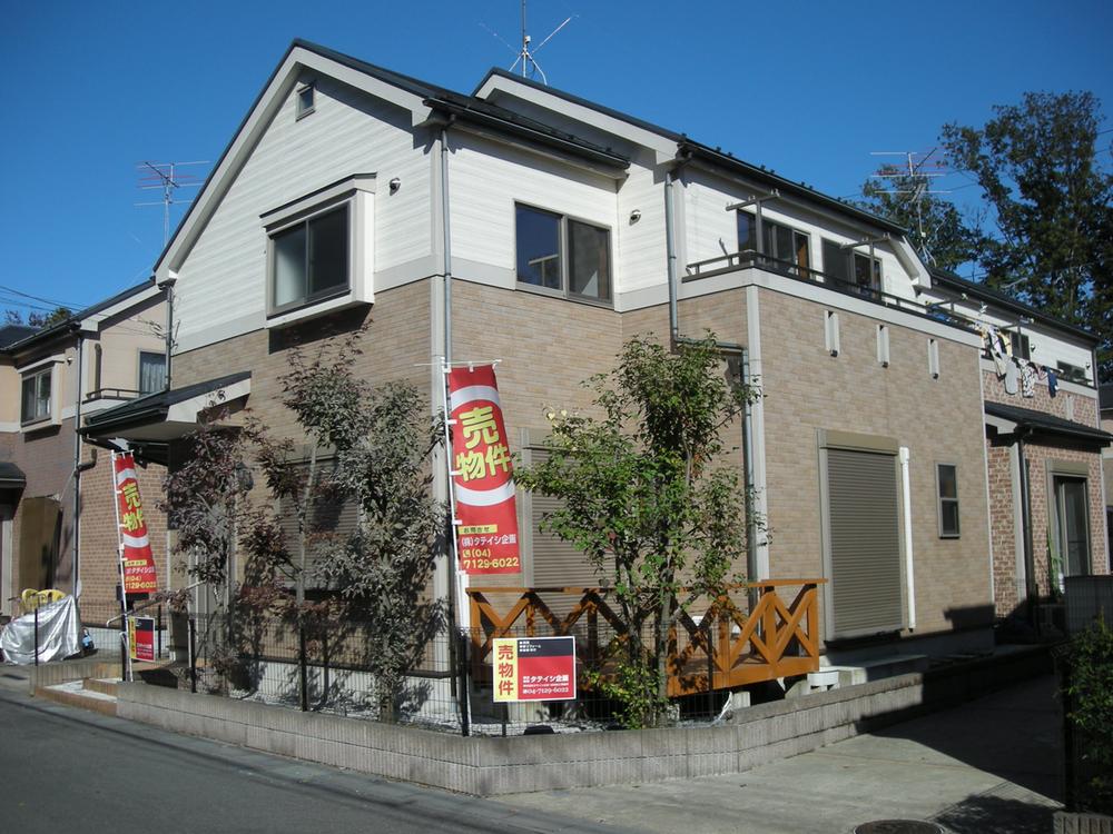 Local appearance photo. ~ Is widely parking two is possible site area ~