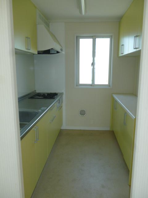 Kitchen. Storage rich and easy-to-use kitchen