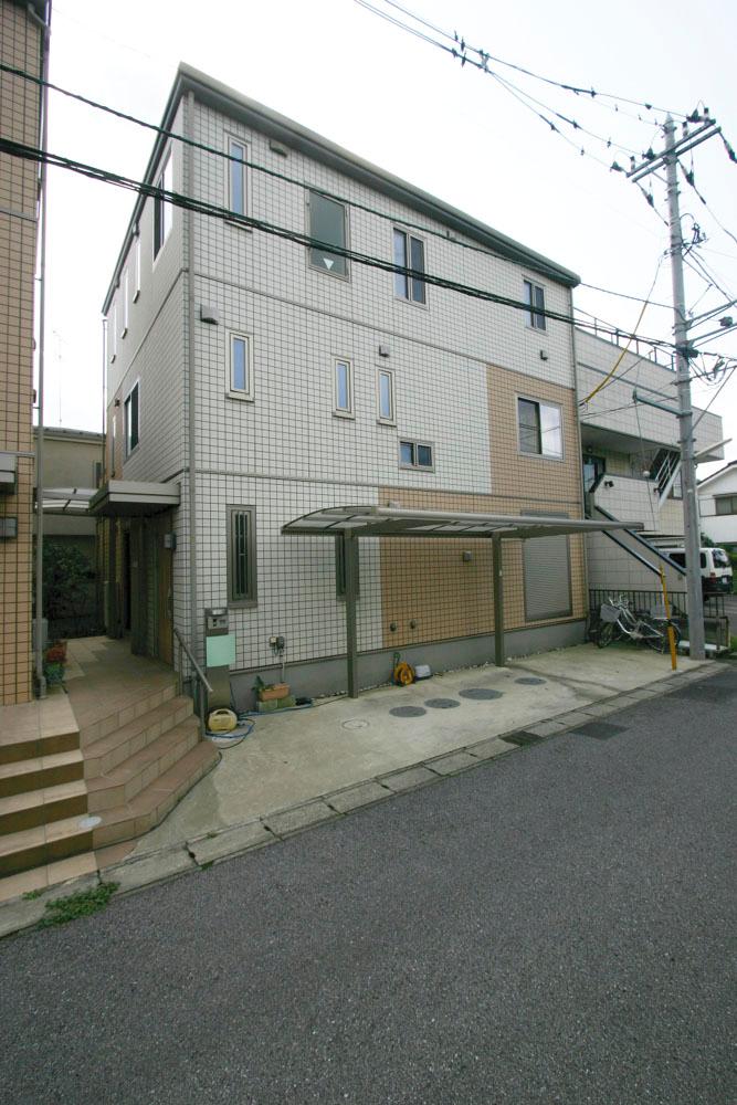 Local appearance photo. The first floor is about 37 Pledge multi-space of, The second floor is a living room with bright brown stand out, The third floor is the main LD is recommended.