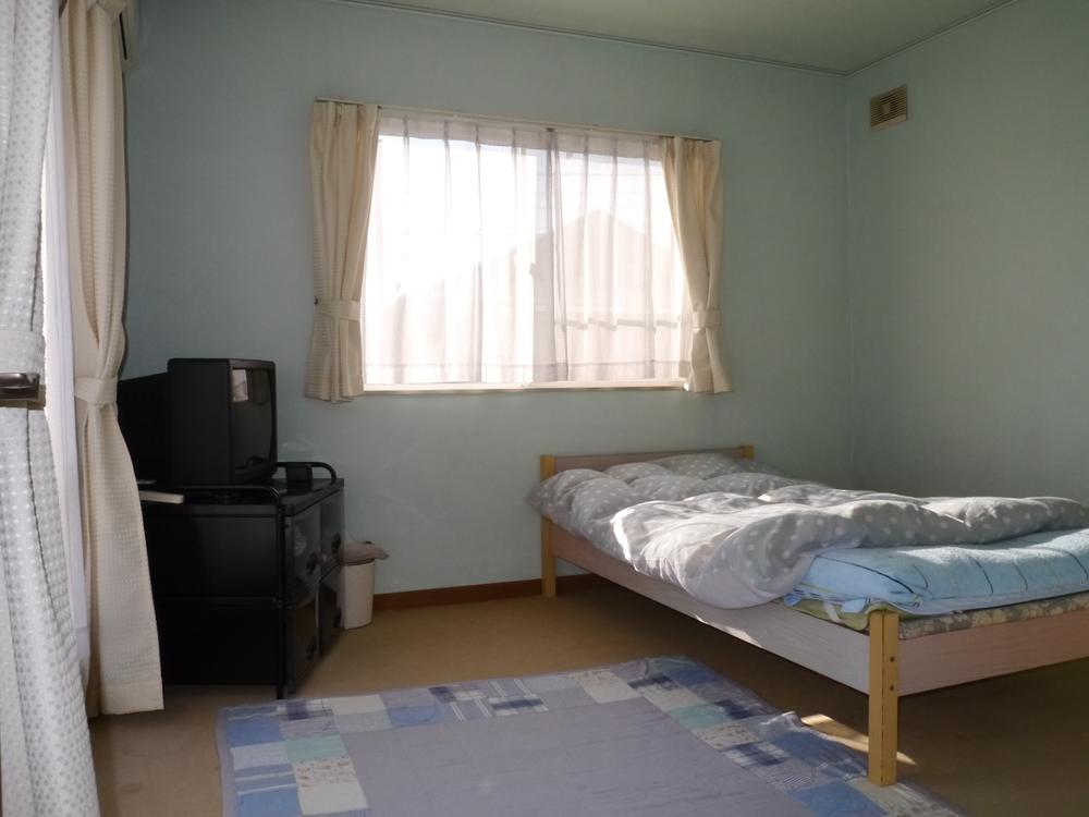 Non-living room. South Western-style