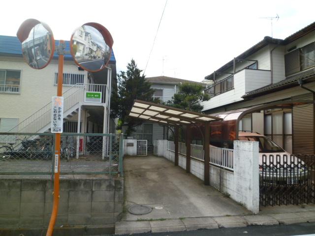 Local appearance photo. Local (March 2012) shooting