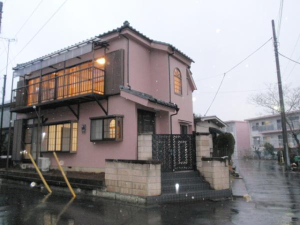 Local appearance photo. It is in the southeast side corner lot may be positive per