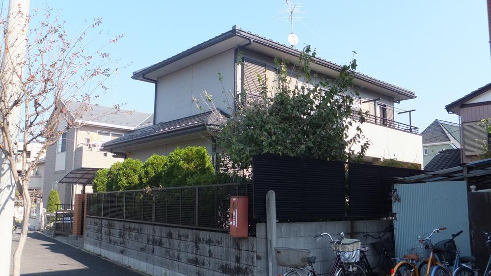 Local appearance photo. Local (11 May 2013) Shooting