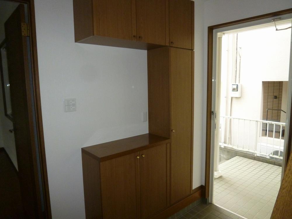 Entrance. Indoor (July 26, 2013) Shooting