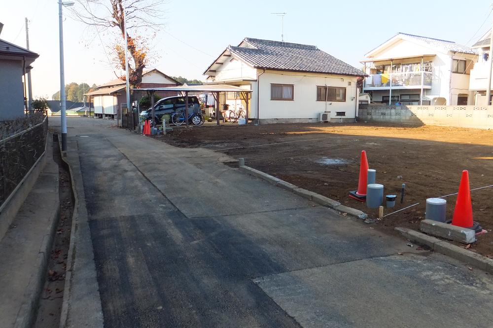 Local photos, including front road. Local (12 May 2013) Shooting