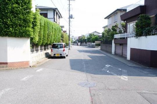 Local photos, including front road. Frontal road