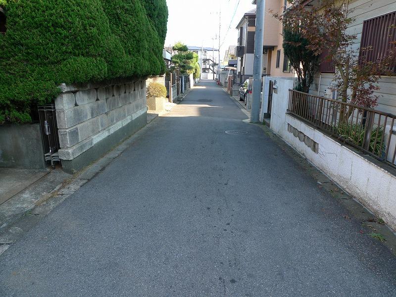 Local photos, including front road. Local (12 May 2013) Shooting