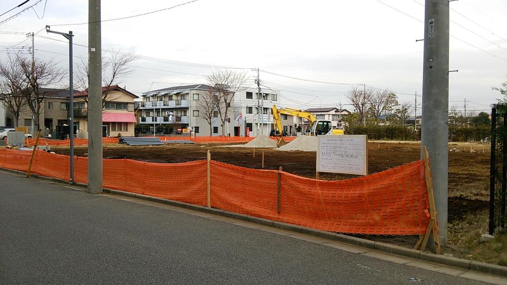 Local photos, including front road. Local (12 May 2013) Shooting