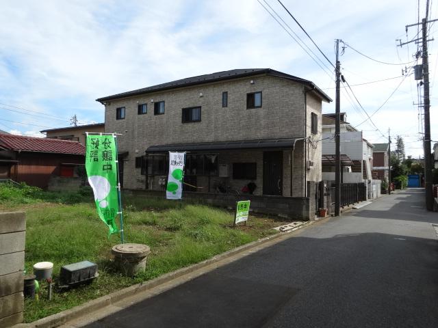 Local photos, including front road. Local (October 2, 0013 years) shooting