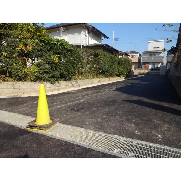 Other local. Frontal road