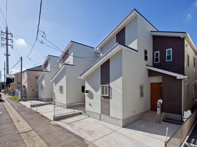 Sale already cityscape photo. ~ Example of construction ~