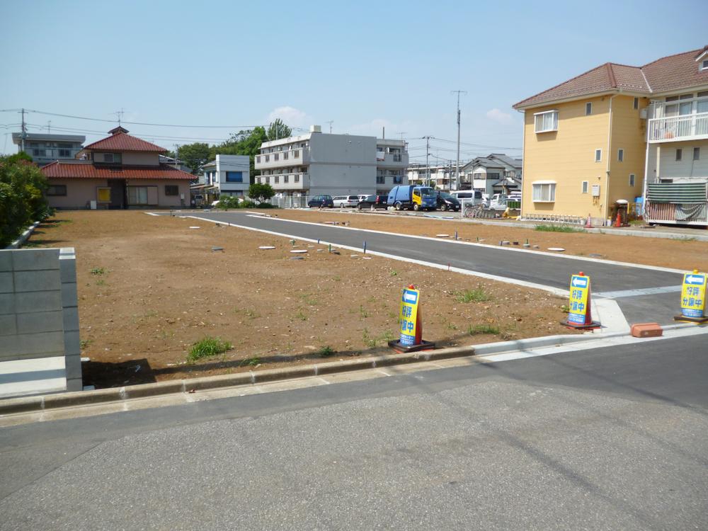 Local photos, including front road. Local (September 2013) Shooting