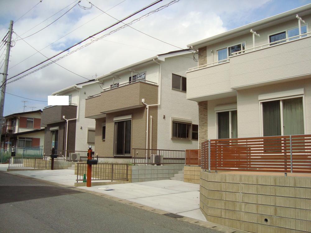 Sale already cityscape photo. ~ Example of construction ~